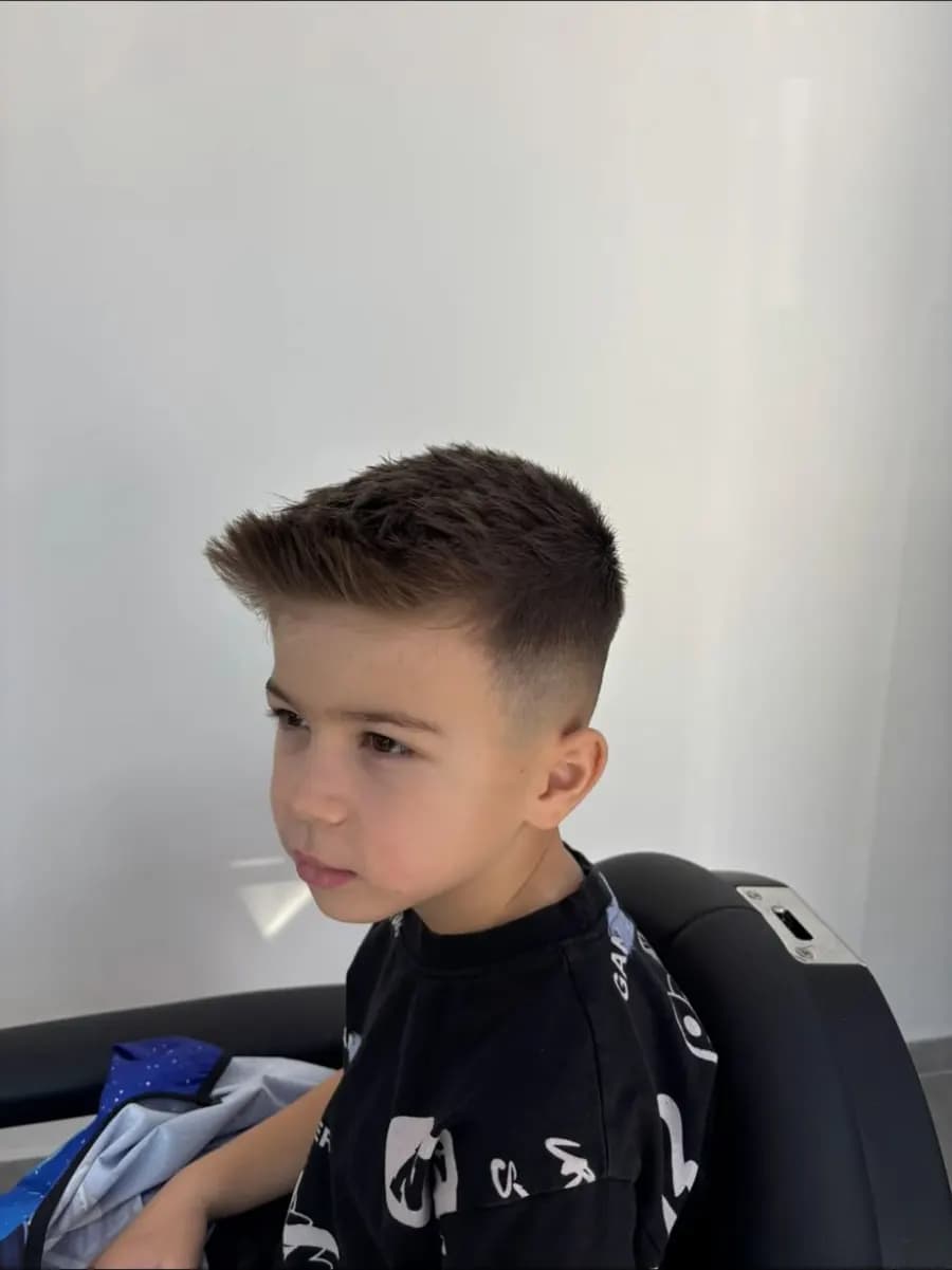 Copil după un tuns cu fade la R|B Barbershop, Popești-Leordeni